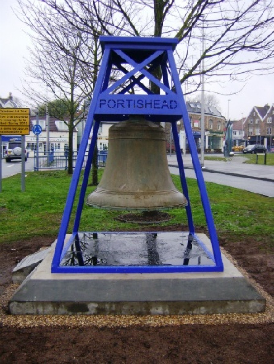 The original bell from the lighthouse on Battery Point