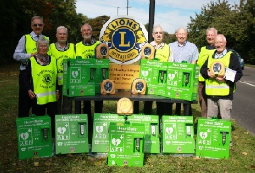 lions defibrillator project team