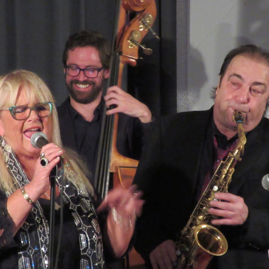 Speakeasy Jazz Club's Kate Sheridan sings with Greg Abate, who was Ray Charles' saxophonist and musical director.