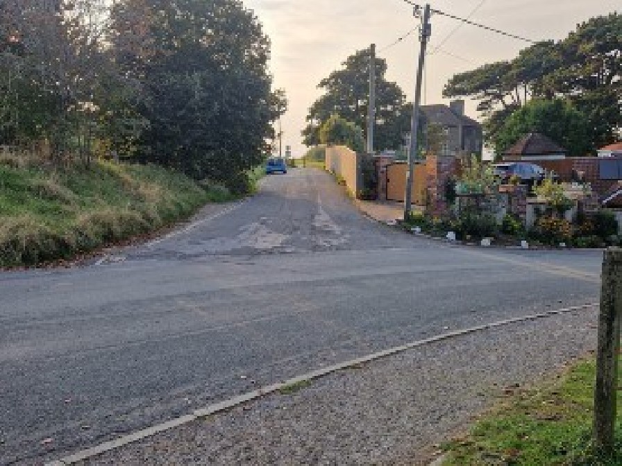 road entrance to Kilkenny Fields and coast path to Clevedon